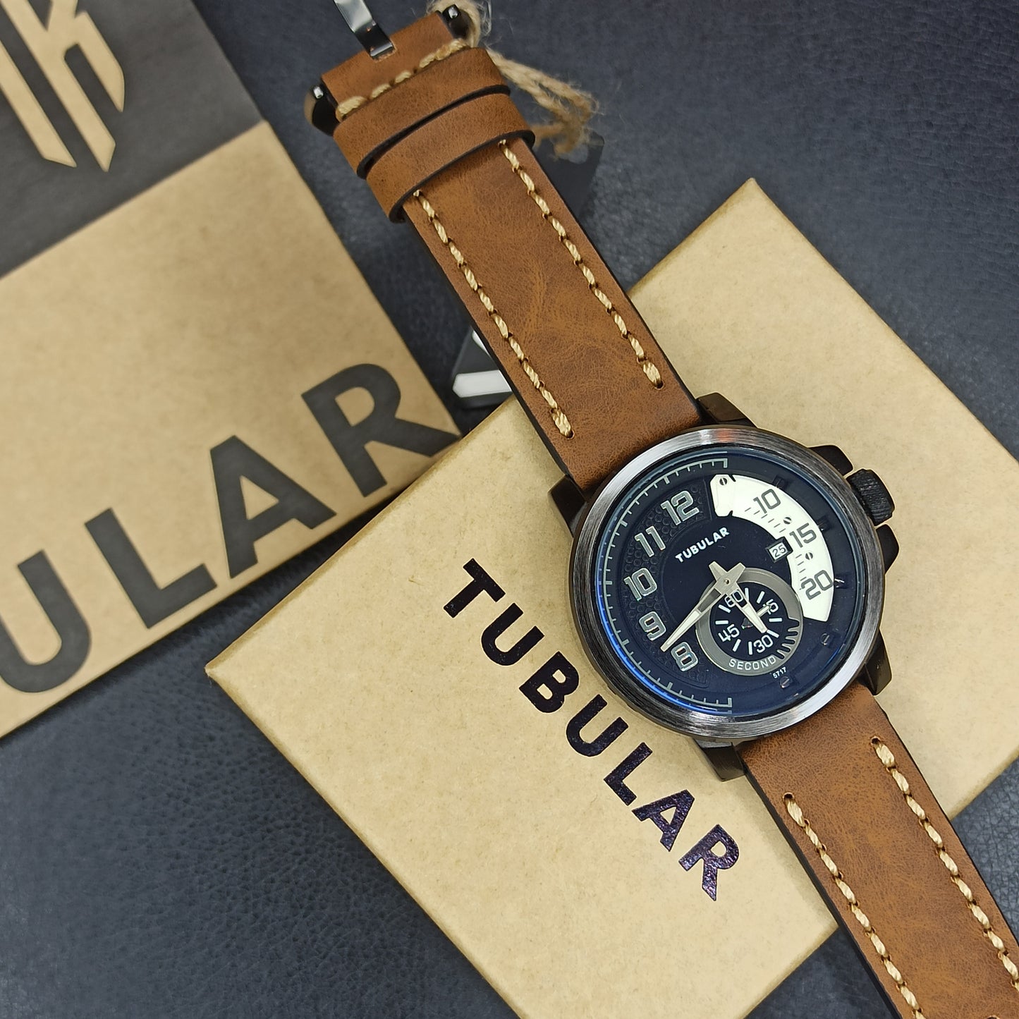 Tubular Watch For Men's | Downsecond