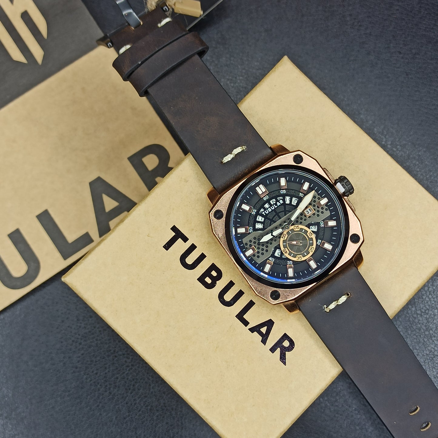 Tubular Square Dial Watch For Men's | Downsecond